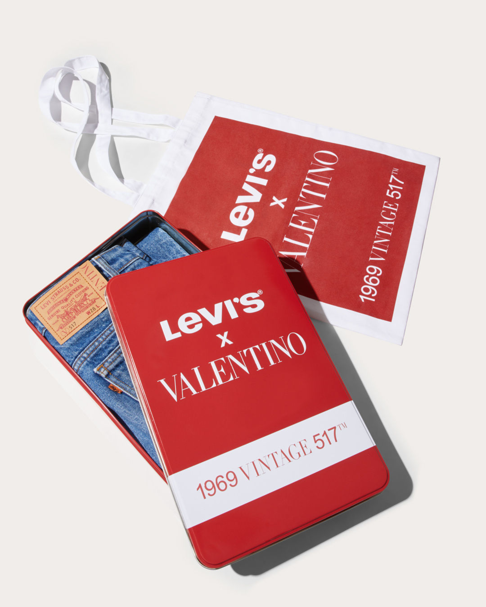 Levi's y Valentino, lanzaron un modelo vintage de jean