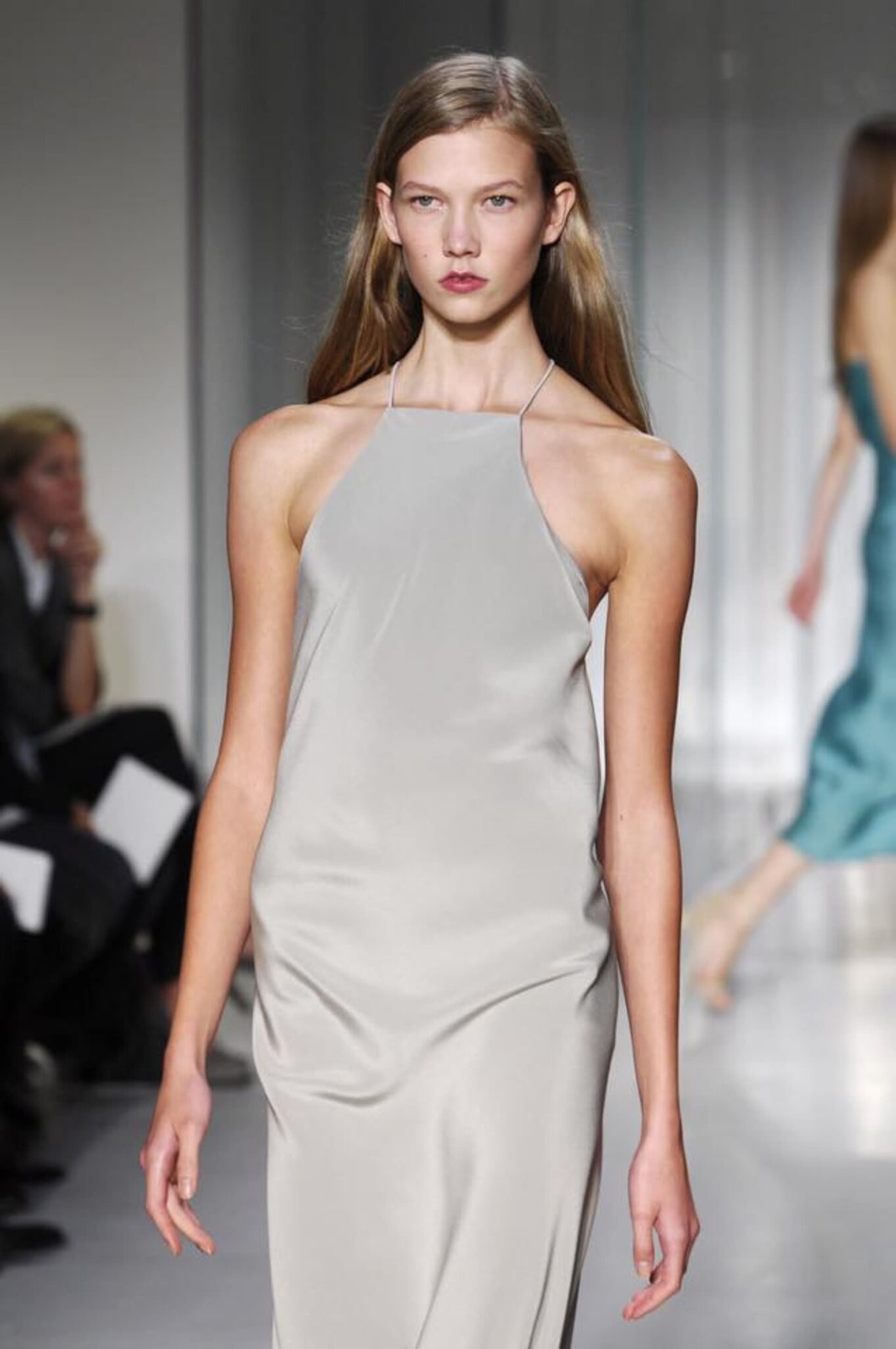 Karlie Kloss, una modelo insignia que sigue marcando tendencia — Muy