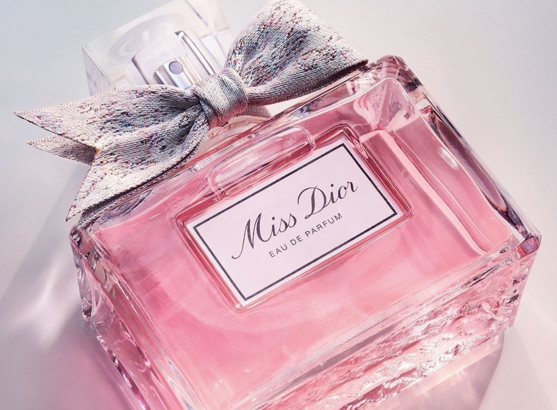 Así es la nueva versión del perfume para mujeres Miss Dior 2021