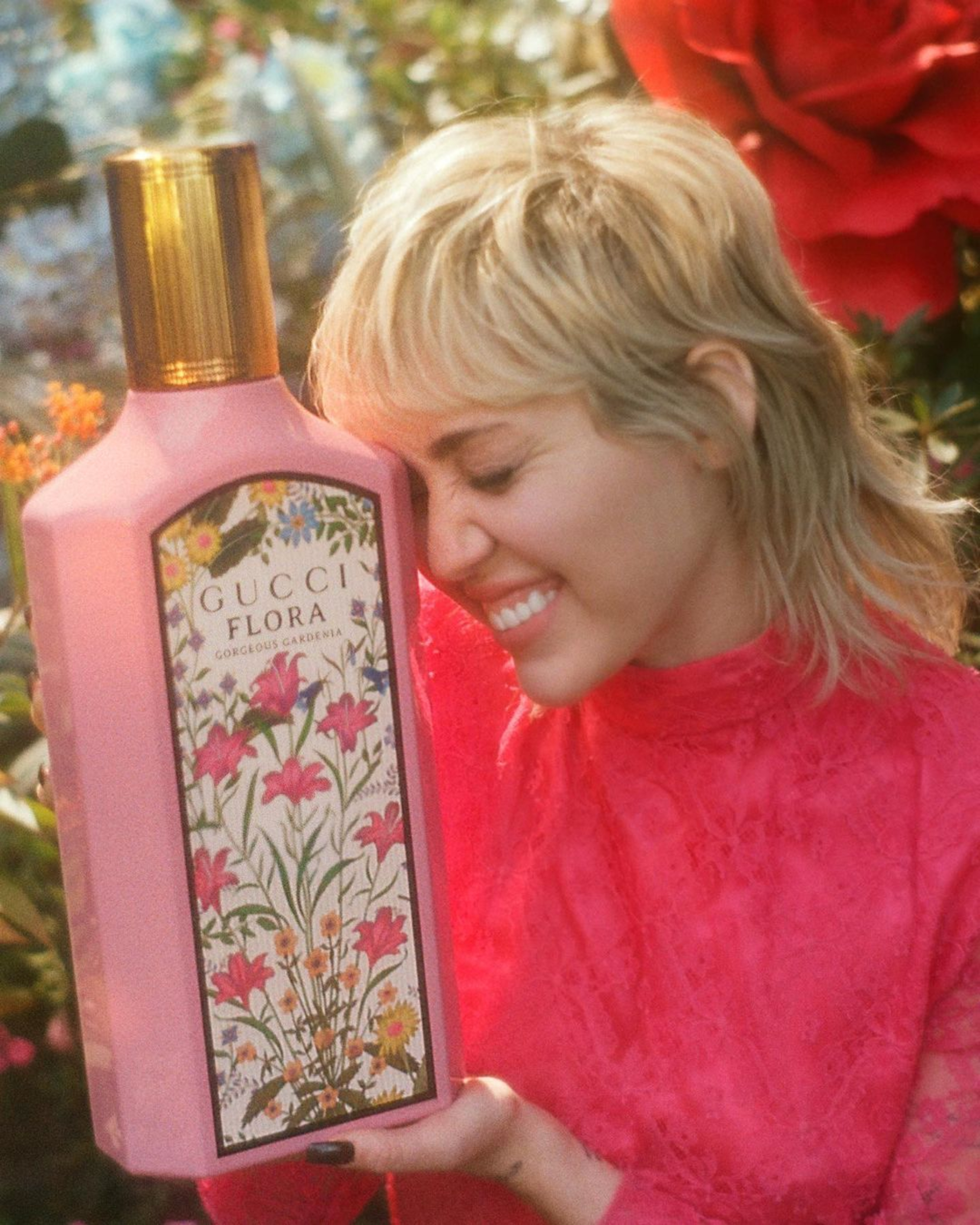 Miley Cyrus es la cara del perfume "Flora Gorgeous Gardenia" de Gucci