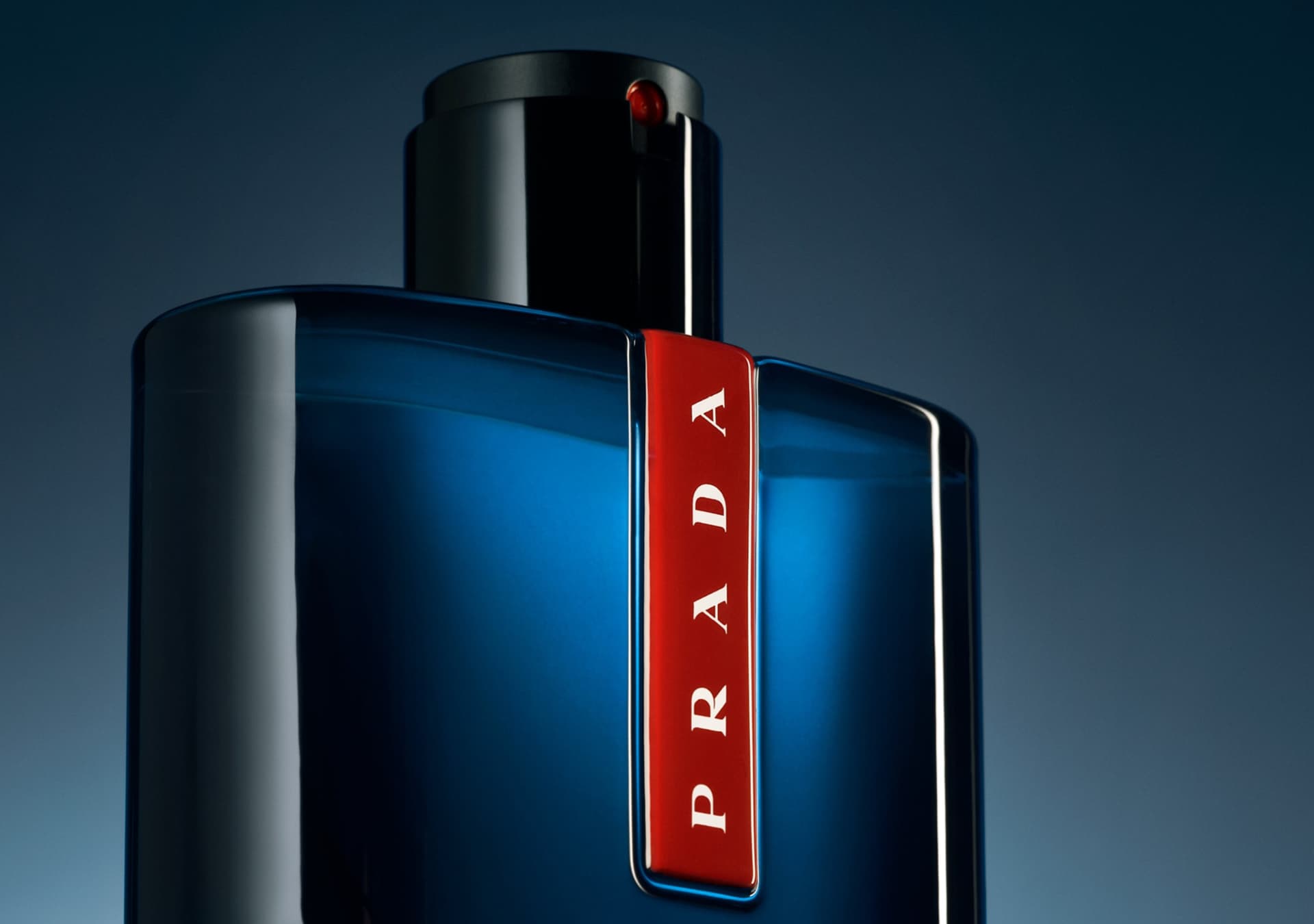 Luna Rossa Ocean, el nuevo perfume para hombres de Prada