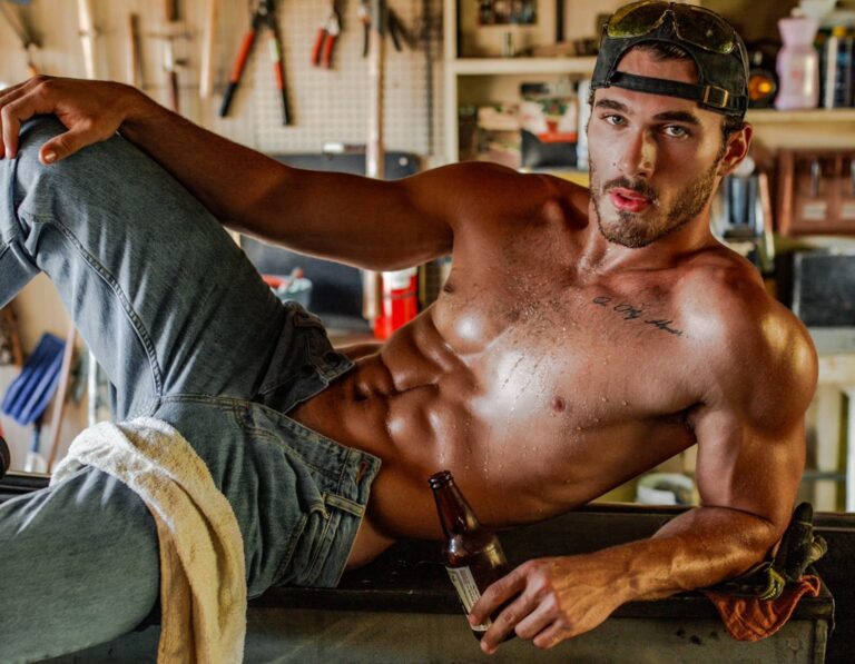 Michael Yerger El Modelo Elegido Por La Marca De Ropa Dsquared2 — Muy Cosmopolitas