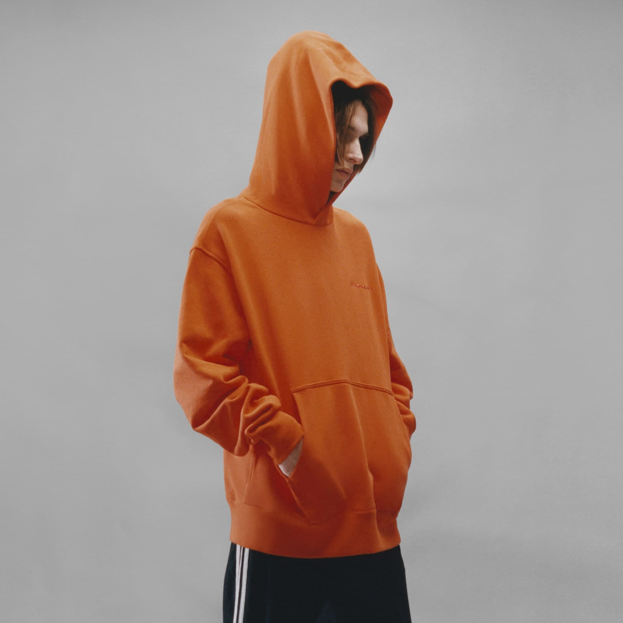Pharrell Willimas lanzó colección de prendas con Adidas