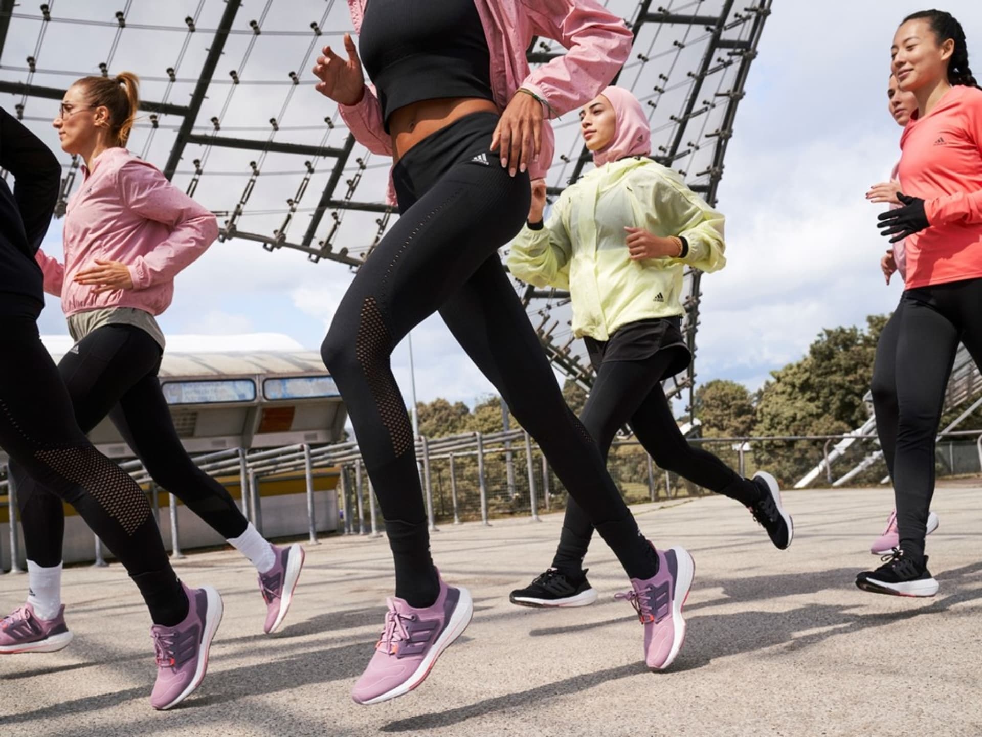 Adidas lanzó las Ultraboost 22 un modelo exclusivo para mujeres runners