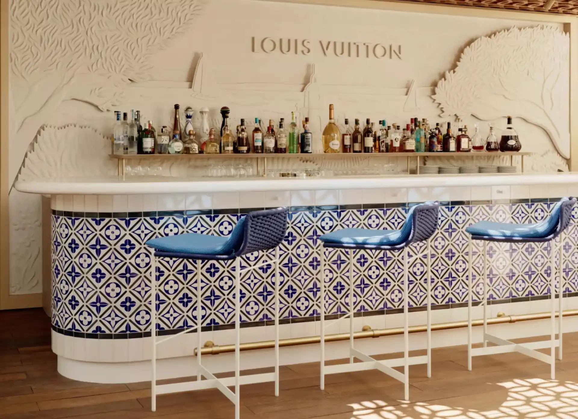 ¿Cómo es el nuevo restaurante Louis Vuitton en Saint Tropez?