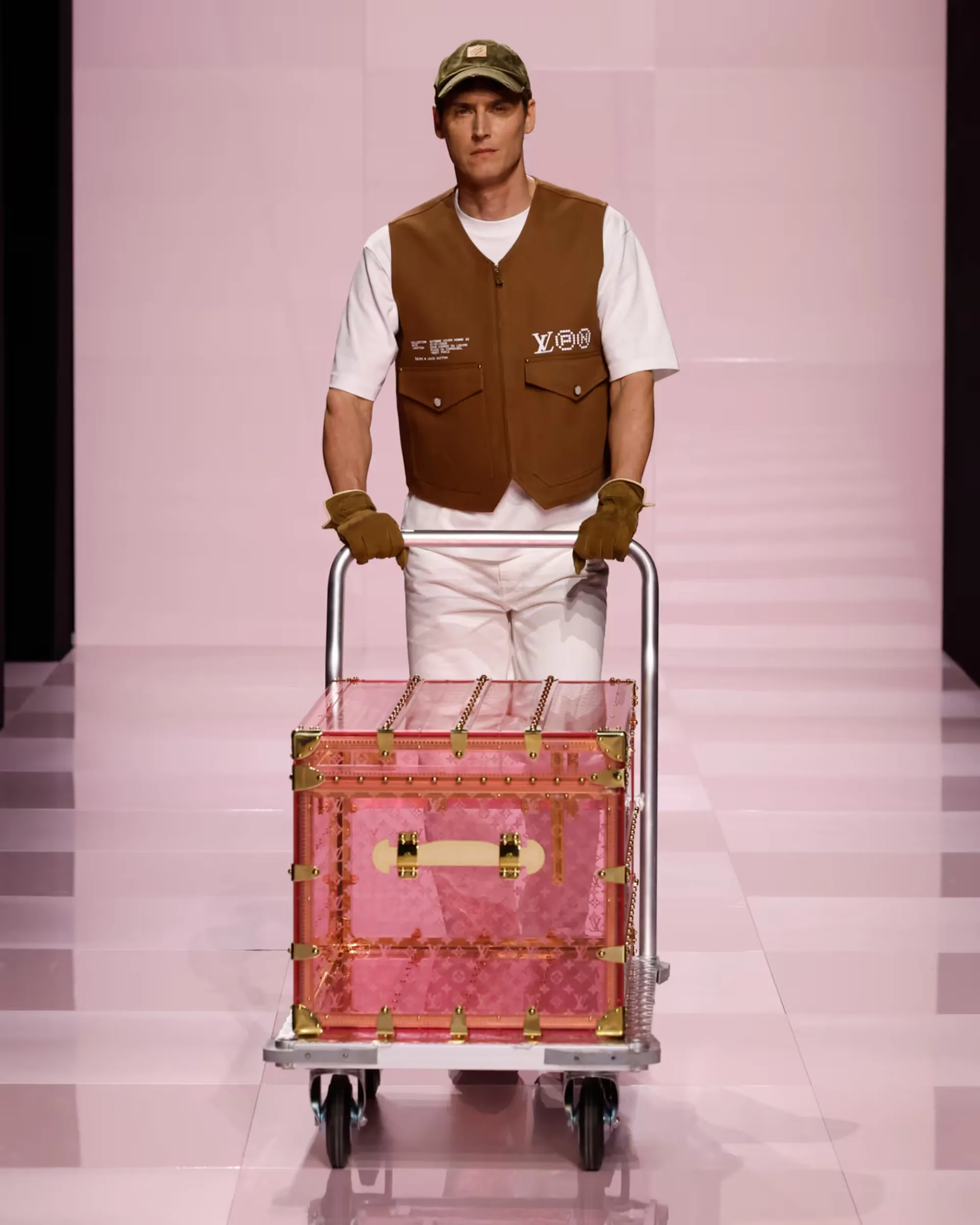 ¿Cómo es la colección invierno 2025 para hombres de Louis Vuitton?