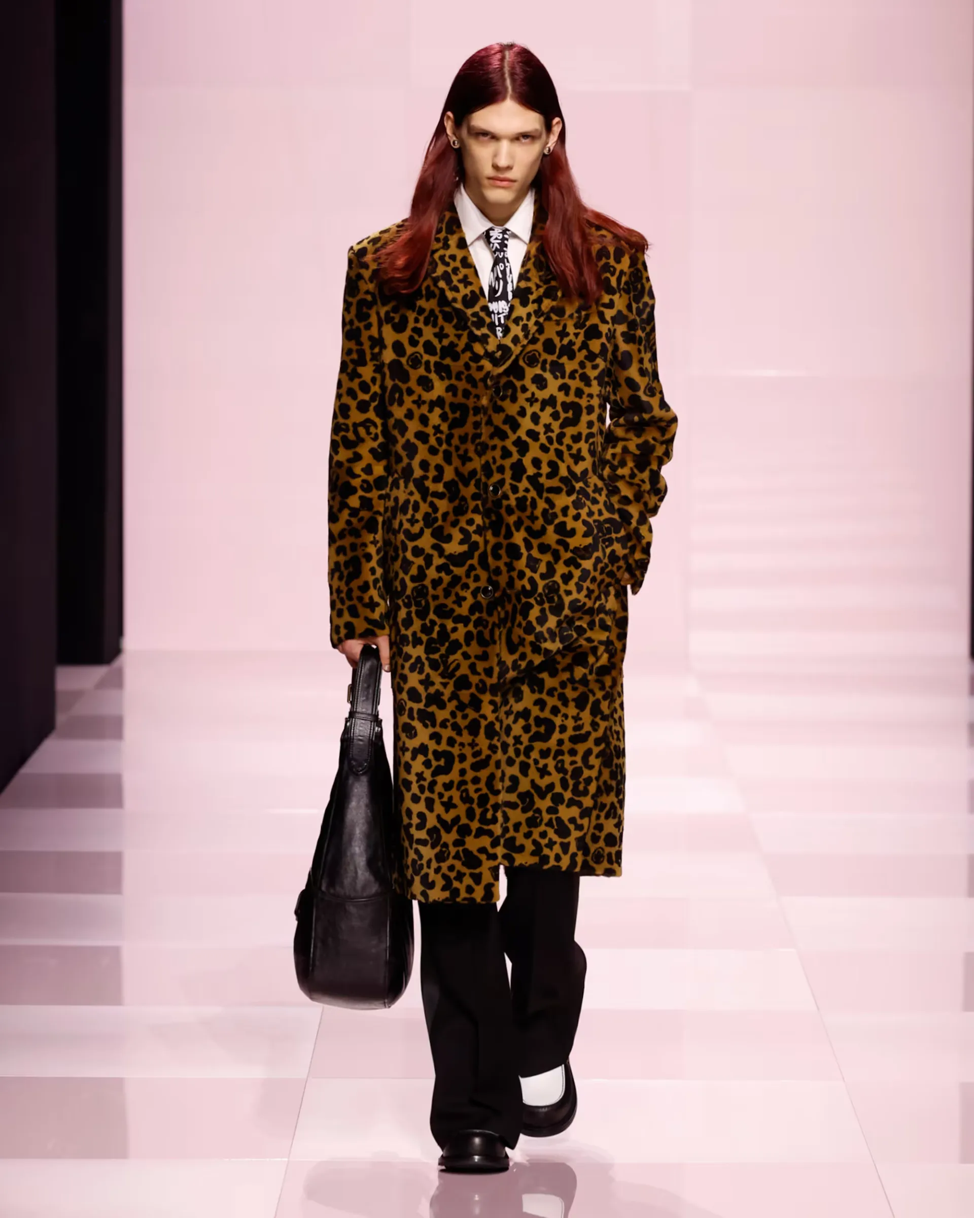 ¿Cómo es la colección invierno 2025 para hombres de Louis Vuitton?