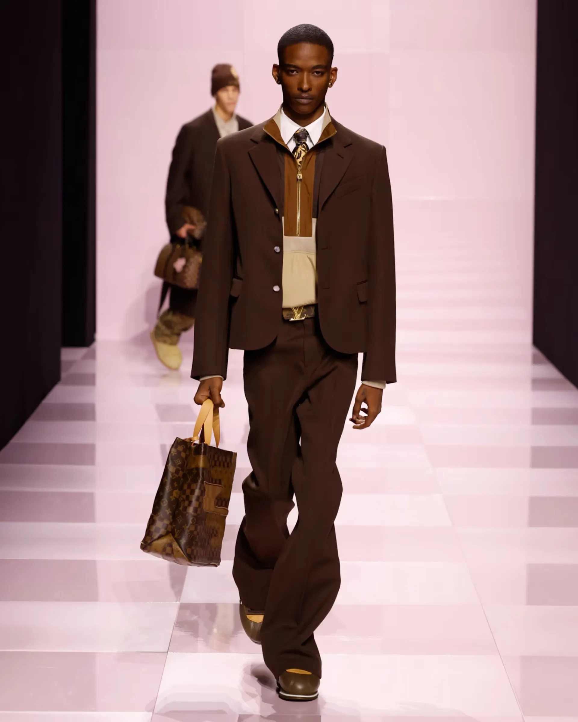 ¿Cómo es la colección invierno 2025 para hombres de Louis Vuitton?